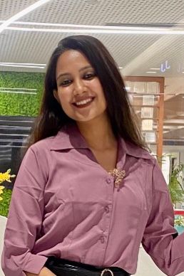 Ayushi Saxena - Learn German Online